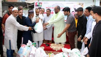 বিএনপি নেতা মনসুর আহমদ রুবেলের উদ্যোগে খাদ্যসামগ্রী বিতরণ